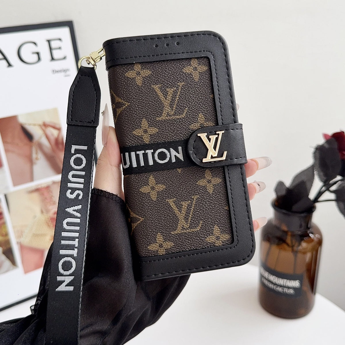 Louis Vuitton Flip Folio iPhone Case 17 Series Pattern LV Leather Black Monogram